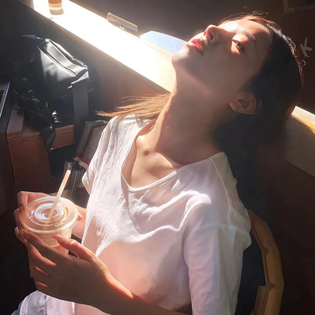 他她他她