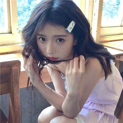 双眼凝视